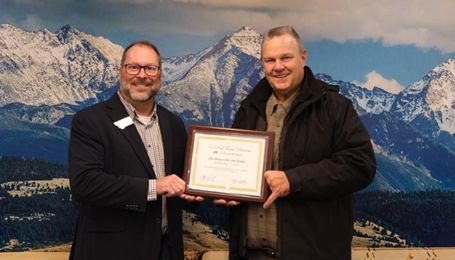 Senator Tester and Montana Farm Bureau discuss issues, Friend of Farm Bureau Award