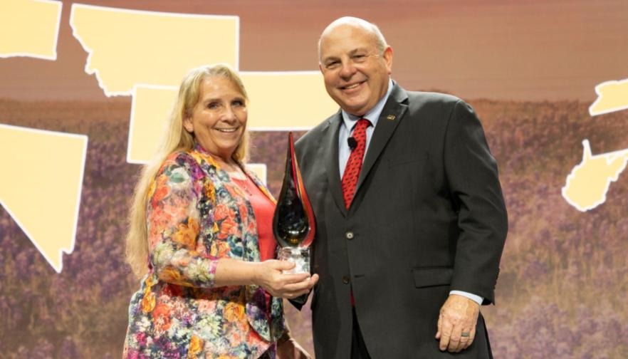 Montana Farm Bureau captures top award for innovative new program;  Receives State Awards of Excellence at American Farm Bureau Convention